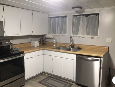 The Company House of Pocahontas - minutes from Spearhead & HM  trails 