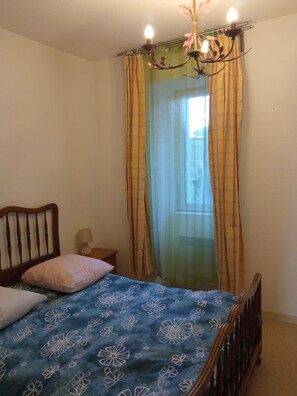 1 bedroom, WiFi - 20min Poitiers city center apartment close to all amenities and attractions (Gençay)