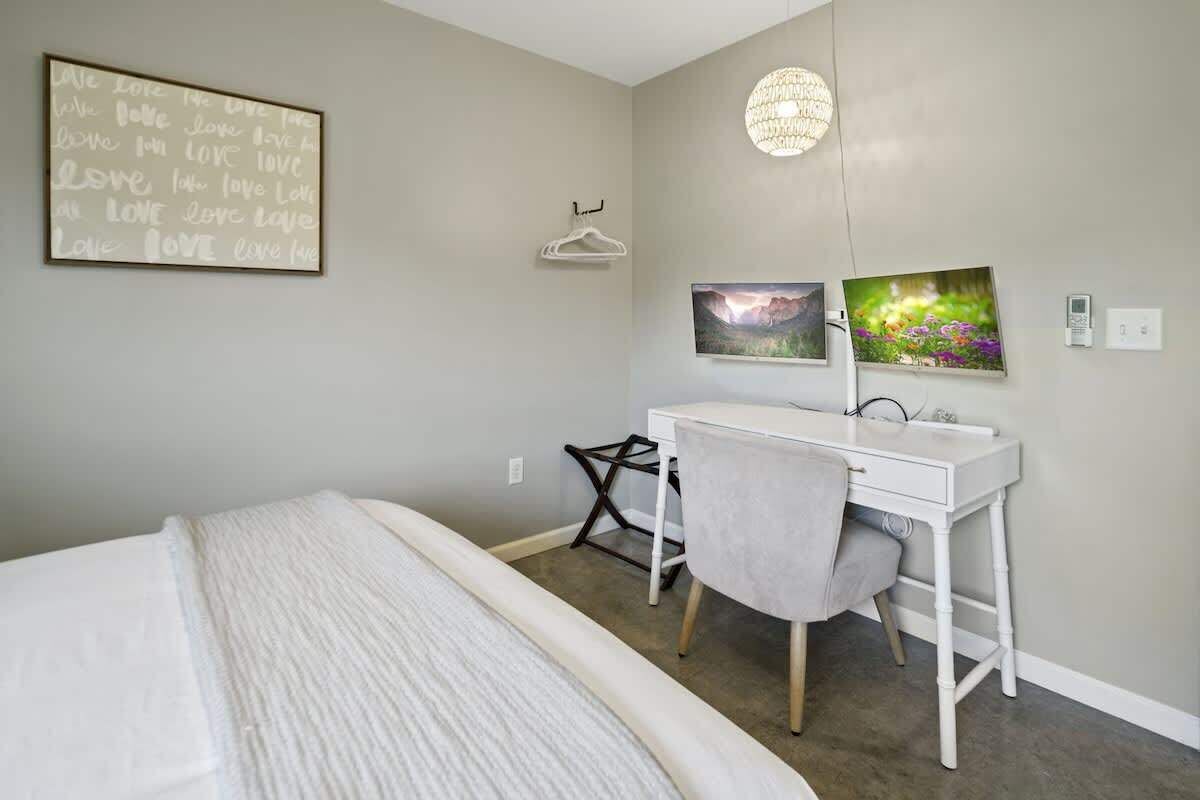 3 bedrooms, iron/ironing board, travel cot, WiFi