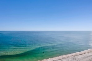 On the beach - The Oasis 2105 | Spacious, Lazy River, Poolside Grill, New Splash Pad, Pool with Slide! (Orange Beach)
