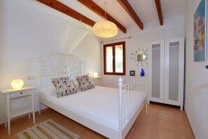 4 makuuhuonetta, ilmainen Wi-Fi, vuodevaatteet