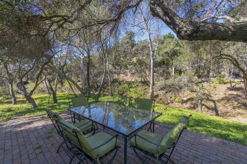 The Butterfly House- Malibu Hillside Retreat Under the Stars