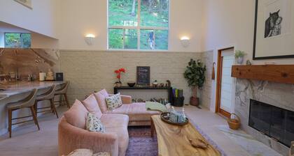 The Butterfly House- Malibu Hillside Retreat Under the Stars