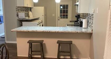 Charming Blue Haven 2Bed,1 Bath Home Sleeps 8