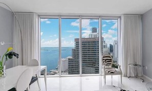 Interior - ** BEST VIEWS IN BRICKELL ** 2bd/2bth 39th Floor (Miami)