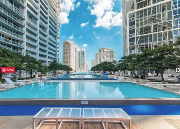 Outdoor pool - ** BEST VIEWS IN BRICKELL ** 2bd/2bth 39th Floor (Miami)
