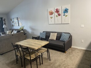 Smart TV - Beautiful Pond View 2 bed/2 bath (Branson)