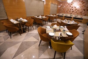 Restaurant - Best Western Vrindavan (Mathura)
