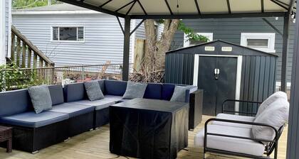 Luxurious 3Br with parking on premises 🌔