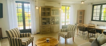 Villa 10 ' from the beach and close to rivers with private pool 12 persons