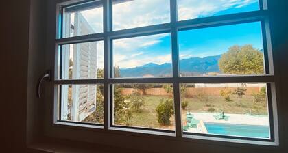 Villa à 10 ' plage et proche des riviÚres avec piscine privée 12 personnes