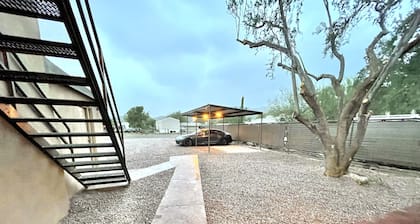 Comfortable 2-bed Condo, Southwestern Travel Hub