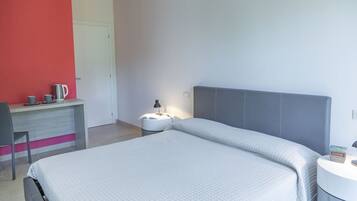 2 chambres, fer et planche à repasser, Wi-Fi gratuit, draps fournis