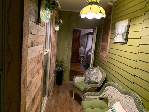 SWICHBACK TRAIL SUITE AT TRAILS END  B&B