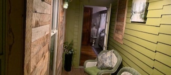 SWICHBACK TRAIL SUITE AT TRAILS END  B&B