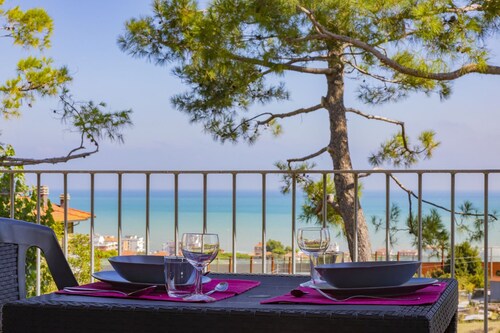 Sea view apartment in the hills in Senigallia with balcony