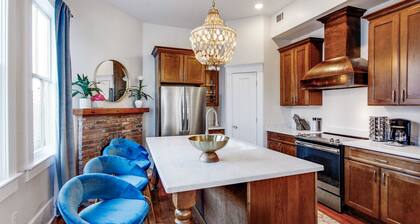 Stunning Renovation by Forsyth Park 4 Bedroom Apt B