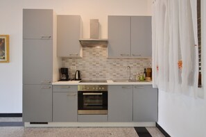 Fridge, stovetop - Zminj 3 bedroom apartment (Zminj)