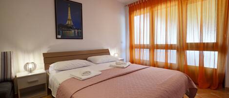 Internet, bed sheets