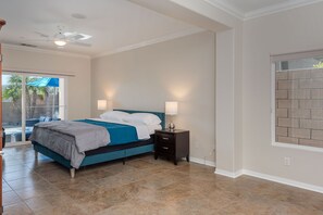 4 bedrooms, iron/ironing board, WiFi, bed sheets - Dramatic Mountain Views with Ultimate Privacy! (Palm Springs)