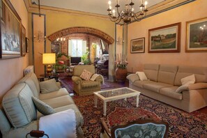 TV, fireplace, ping pong - Villa Florale (10 Guests) - Family villa with pool in the heart of Tuscany (Palaia)