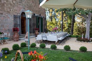 Outdoor banquet area - Villa Florale (10 Guests) - Family villa with pool in the heart of Tuscany (Palaia)