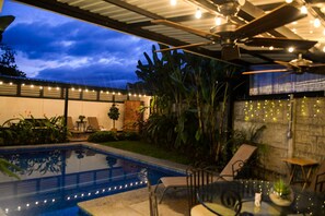 Outdoor pool - Casa Kamagu (La Fortuna)