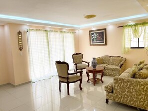 Smart TV - TRAVIS APARTMENTS (Santo Domingo este)