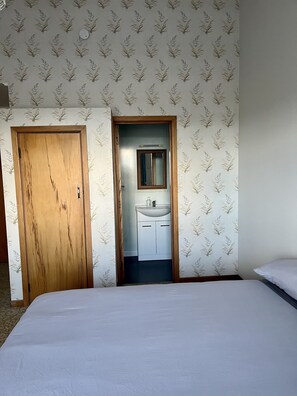 8 chambres, Wi-Fi gratuit, draps fournis