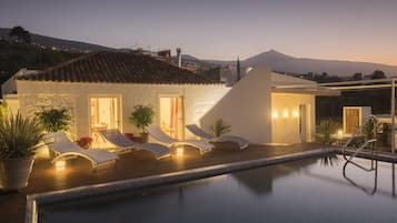 室外游泳池,恒温泳池