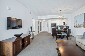 Smart TV - Inspiring view, relaxing ambience, family favorite (Destin)