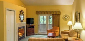 TV, fireplace - THE SUMMIT AT MASSANUTTEN 2BR CONDO AMAZING RESORT (Massanutten)