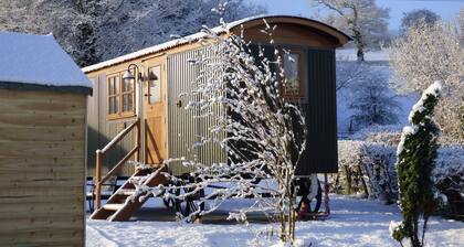 Luxury Shepherd's Hut with Stunning Views