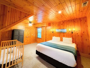 11 Schlafzimmer, Schreibtisch, Bügeleisen/Bügelbrett, Reisekinderbett