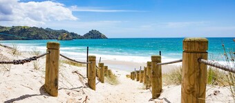 Whangapoua Family Bach - 100m to the beach!