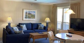 Living area - Great 2BR Getaway to the OBX (Kill Devil Hills)