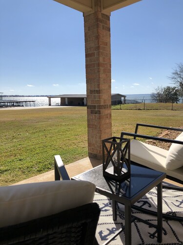Relax near Lake Livingston in our spacious 3-bedroom retreat