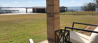 Relax near Lake Livingston in our spacious 3-bedroom retreat