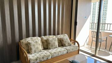 Télévision, table de tennis de table