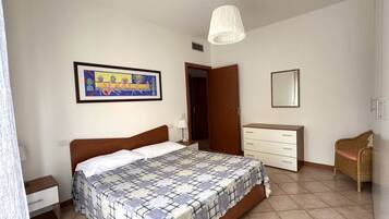 2 bedrooms, bed sheets