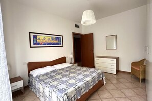 2 bedrooms, bed sheets - N243 - Numana, three-room apartment in residence with swimming pool (Maratta)