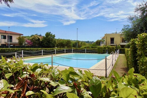  N243 - Numana, three-room apartment in residence with swimming pool 