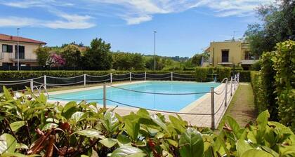 N243 - Numana, three-room apartment in residence with swimming pool