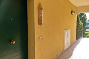 Exterior detail -  N243 - Numana, three-room apartment in residence with swimming pool  (Maratta)