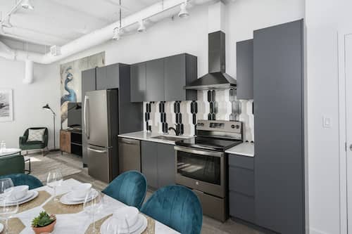 Appartement Design, 1 chambre (201) | Cuisine privée | Grand réfrigérateur, micro-ondes, four, plaque de cuisson