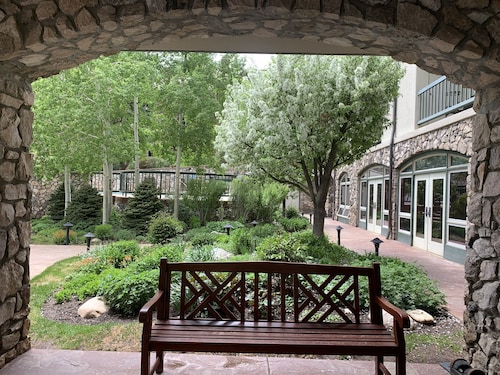 Beaver Creek Ski-in/Ski-out Condo