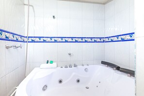 Superior Double Room | Jetted bathtub