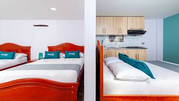 Family Room | Hypo-allergenic bedding, free WiFi, bed sheets