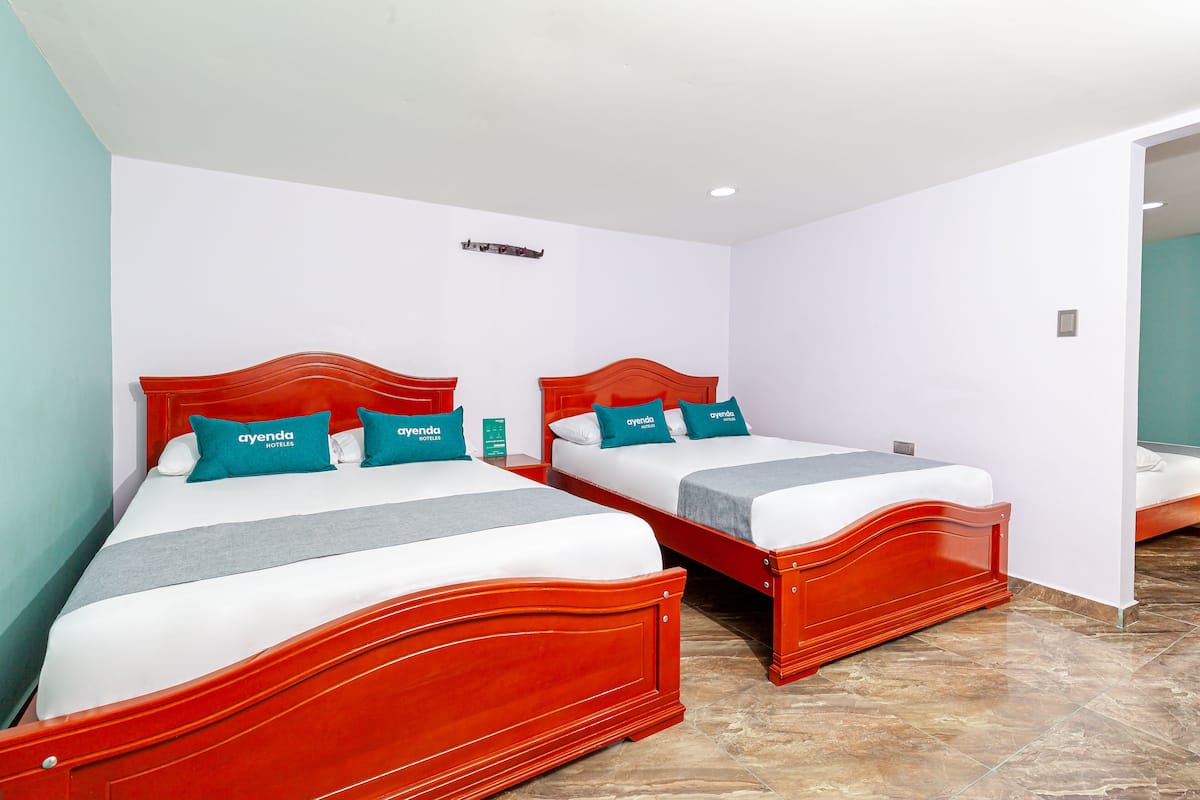 Family Room | Hypo-allergenic bedding, free WiFi, bed sheets