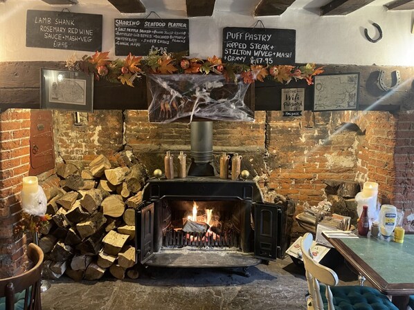 Comfort Double Room, Accessible, Ensuite | Bar (on property) - The Half Moon Inn (Diss)